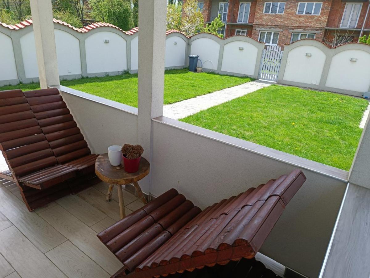 Serbian Home With Garden Krnjaca Eksteriør bilde
