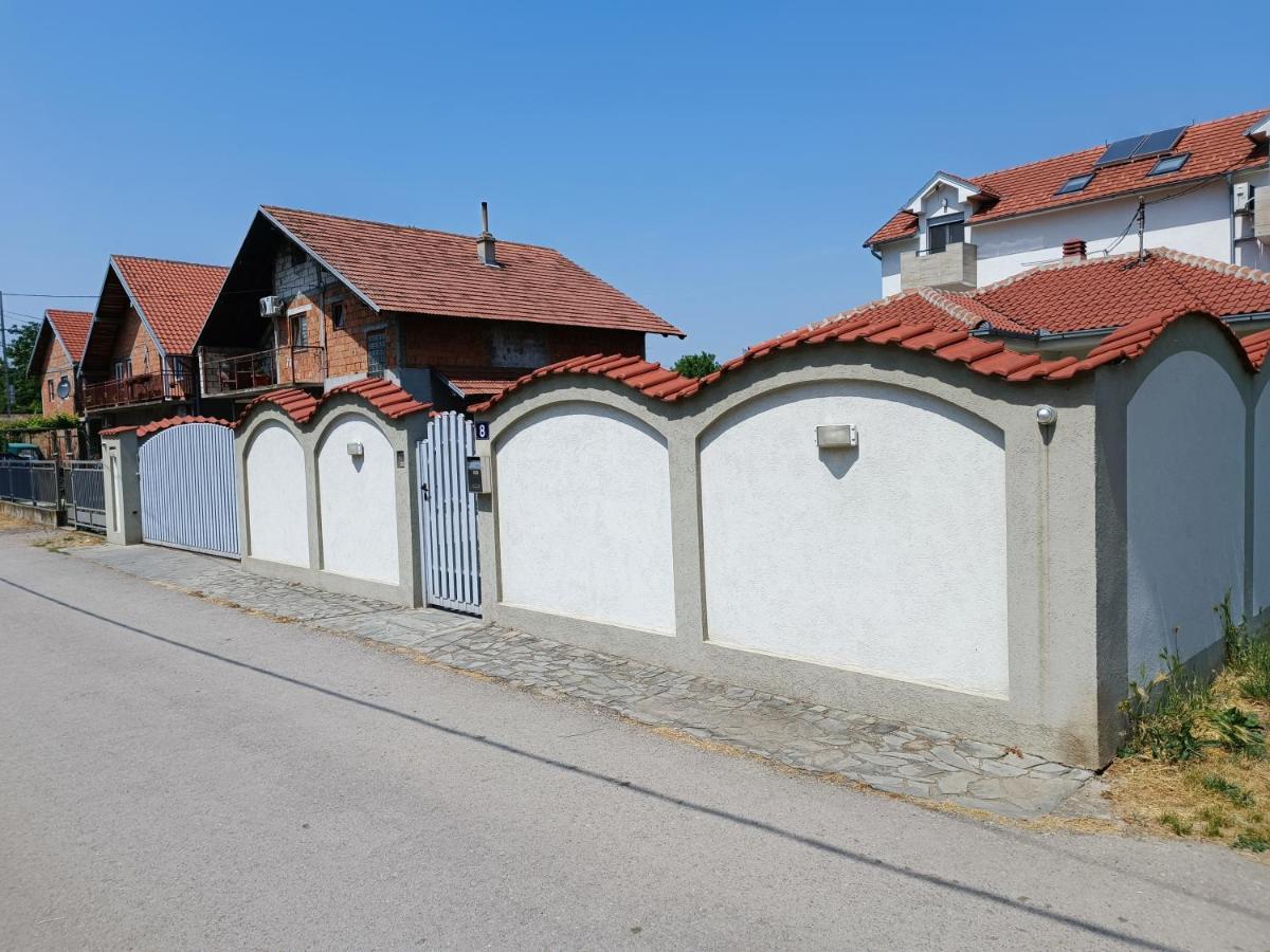 Serbian Home With Garden Krnjaca Eksteriør bilde